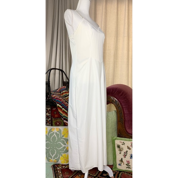 60s White Slip - Picture 2 of 9